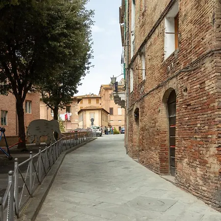Apartment Nuova Sotto La Torre Del Mangia Siena