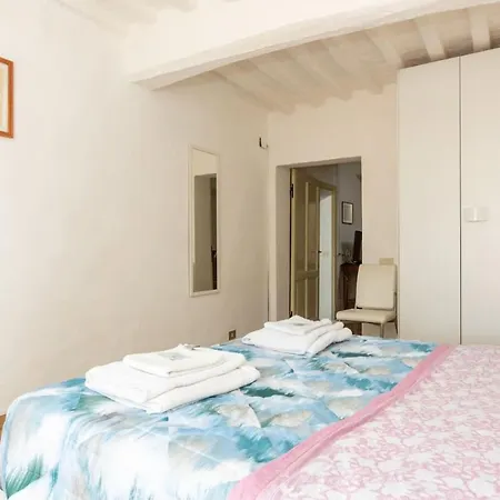 Nuova Sotto La Torre Del Mangia *